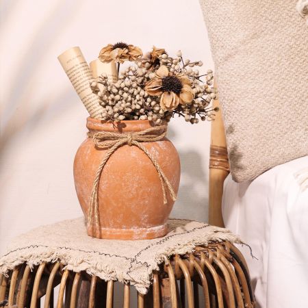 ComSaf Terracotta Rustic Vase - Farmhouse Ceramic Flower Vases, Vintage Home Decoration Vase, Clay Vase, Vase Centerpiece for Table, Vase for Living Room, Bathroom, Shelf Decor, 6.5 Inch, Terracotta