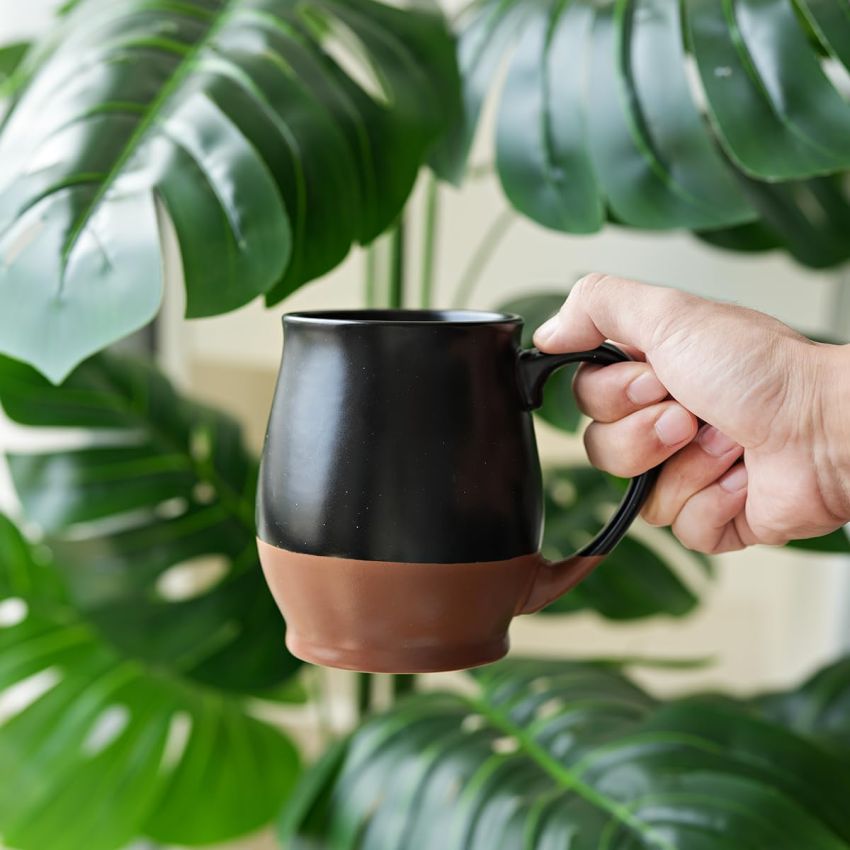 Bosmarlin Extra Large Ceramic Coffee Mug, 24 Oz, Dishwasher and Microwave Safe, Big Oversized Tea Cup, Reactive Glaze (Black)